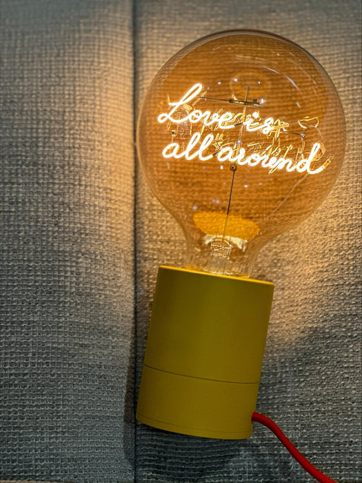 Dekorative Lampe „Love is All Around“ – verkabelt