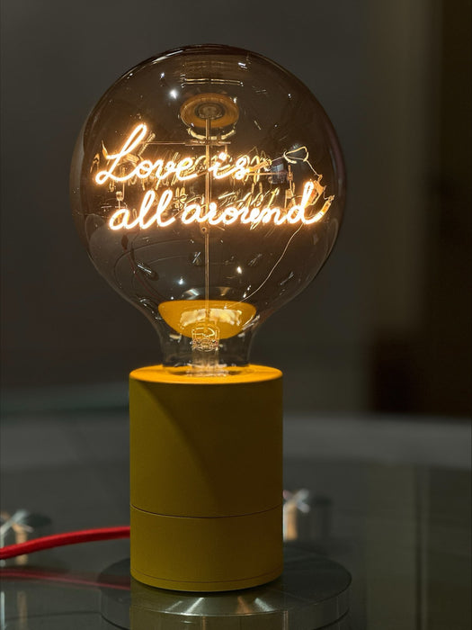 Dekorative Lampe „Love is All Around“ – verkabelt